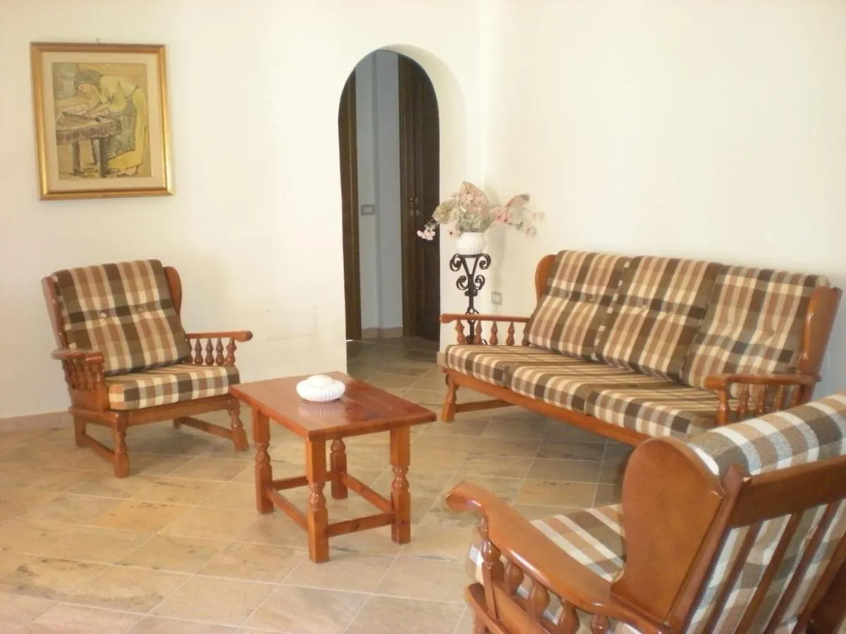 Vila House 10' From The Sea, Ac, Garden, Parking, Wifi Annunziata  Prázdninový dům Annunziata (Sardinia)
