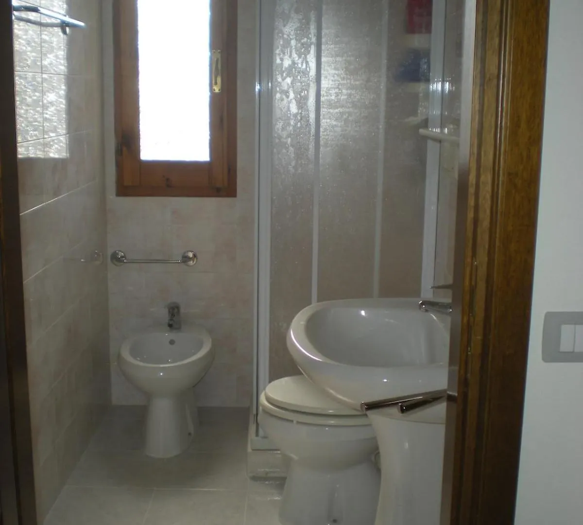 Vila House 10' From The Sea, Ac, Garden, Parking, Wifi Annunziata  0*, Annunziata (Sardinia)